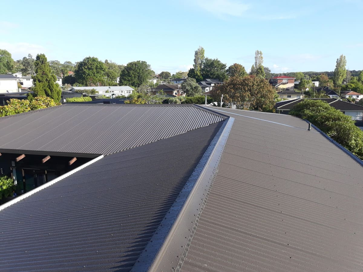 Finished new long-run Colorsteel roof